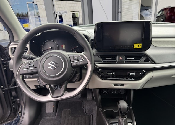 Vehicle image 10 Vehicle image 10