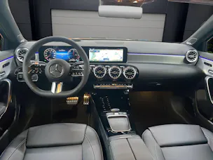 Mercedes-Benz A 250 e AMG Line