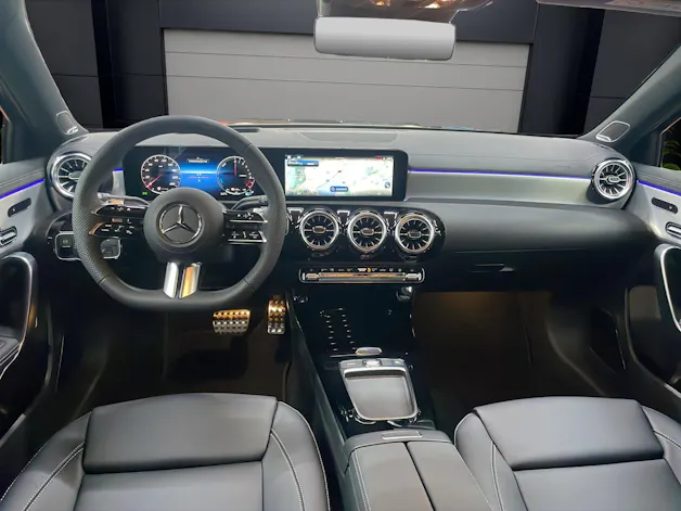 Mercedes-Benz A 250 e AMG Line