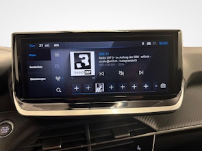 Vehicle image PEUGEOT 2008 1.2 Hybrid 145 Allure Premium