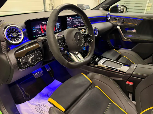 Mercedes-Benz A 45 S AMG 4matic+ Limited Edition Green Hell Magno