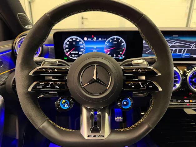 Mercedes-Benz A 45 S AMG 4matic+ Limited Edition Green Hell Magno