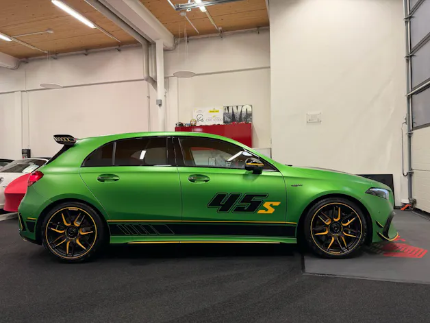 Mercedes-Benz A 45 S AMG 4matic+ Limited Edition Green Hell Magno