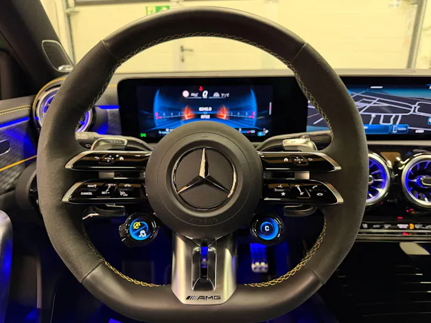 Mercedes-Benz A 45 S AMG 4matic+ Limited Edition Green Hell Magno