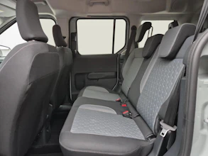 https://vehicle.imgix.net/4187287/ba270163-7e7d-4c1d-b0c2-1b3b57d9e3e7.jpg
