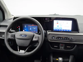 https://vehicle.imgix.net/4187287/e6e49c32-beb6-42db-a53b-6537798a333f.jpg