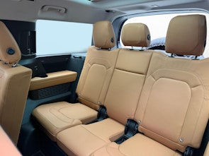 Vehicle image LAND ROVER Defender 130 3.0 D I6 300 First Edition