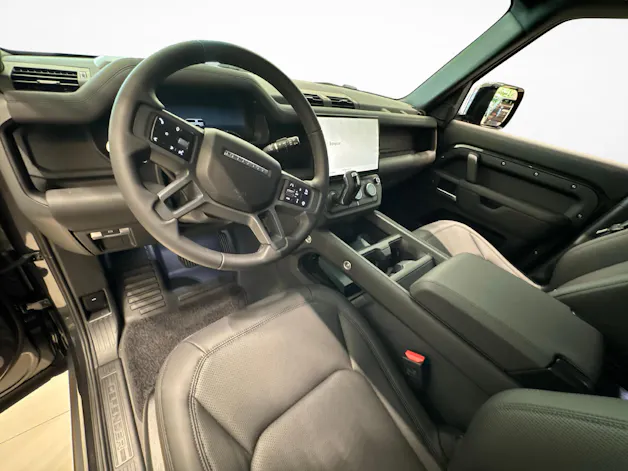 Land Rover Defender 130 3.0 D I6 X-Dynamic SE