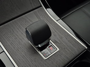 image du véhicule LAND ROVER Range Rover Velar 2.0 P400e Dynamic SE 0.99% Leasing 10'000.- Prestige Bonus