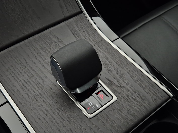 image du véhicule LAND ROVER RANGE ROVER VELAR