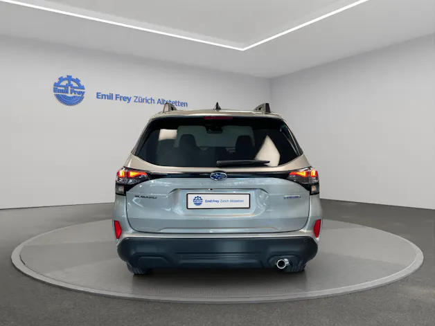 Subaru Forester Station 2.0i e-Boxer Swiss Plus