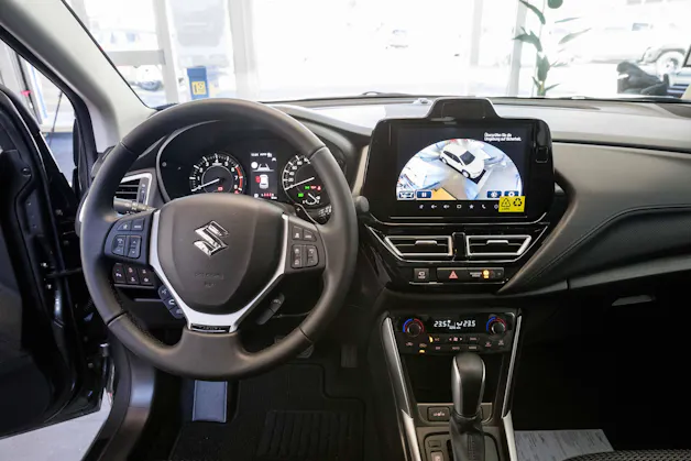 Suzuki S-Cross 1.4 T Sakura Top Hybrid 4x4