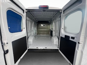 Vehicle image CITROEN Jumper Kaw. 35 L2H2 2.2 BlueHDi 140 First S/S