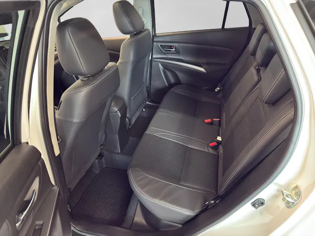 Suzuki S-Cross 1.4 T Sakura Top Hybrid 4x4