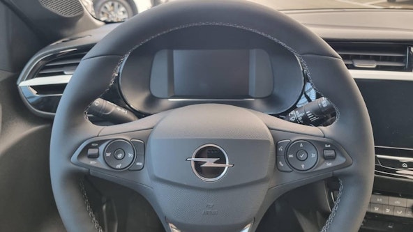 Vehicle image 9 Vehicle image 9