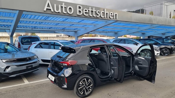 Vehicle image 6 Vehicle image 6