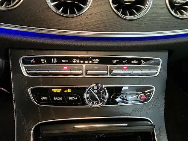 Mercedes-Benz E 400 Coupé AMG Line 4 Matic 9G-Tronic