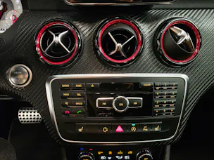 Mercedes-Benz A 250 AMG LINE Sport 4Matic 7G-DCT