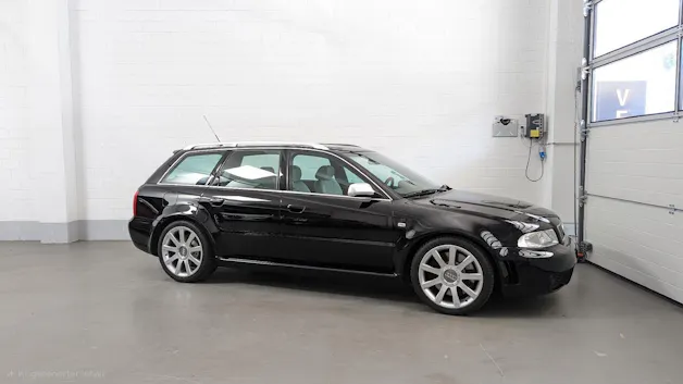 Audi RS4 Avant quattro
