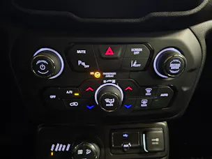 Jeep Renegade 2.0 MJ Trailhawk AWD + Low Range 9ATX
