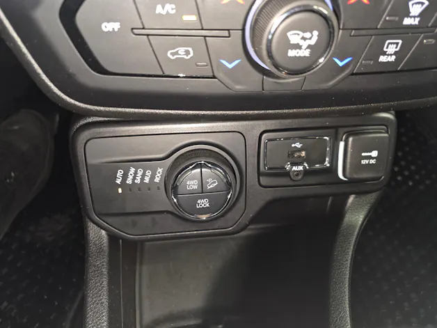 Jeep Renegade 2.0 MJ Trailhawk AWD + Low Range 9ATX