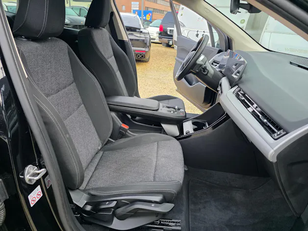 BMW 220i Active Tourer DKG