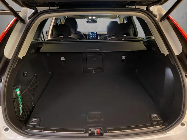 VOLVO XC60 T8 eAWD PluginHybrid Ultra Dark Geartronic