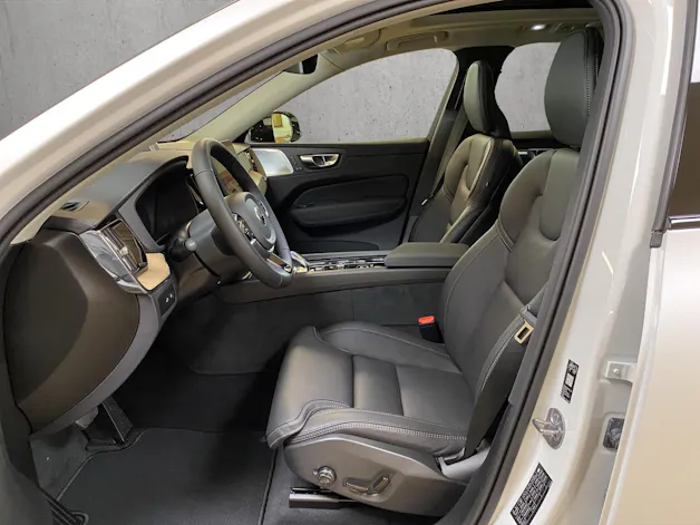 VOLVO XC60 T8 eAWD PluginHybrid Ultra Dark Geartronic