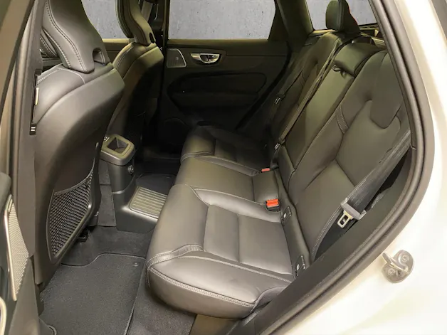VOLVO XC60 T8 eAWD PluginHybrid Ultra Dark Geartronic