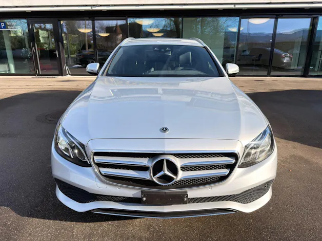 Mercedes-Benz E 200 Avantgarde 4 Matic 9G-Tronic