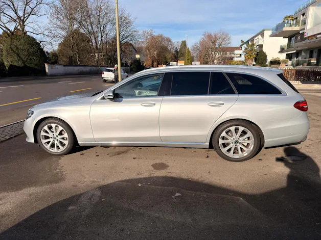 Mercedes-Benz E 200 Avantgarde 4 Matic 9G-Tronic