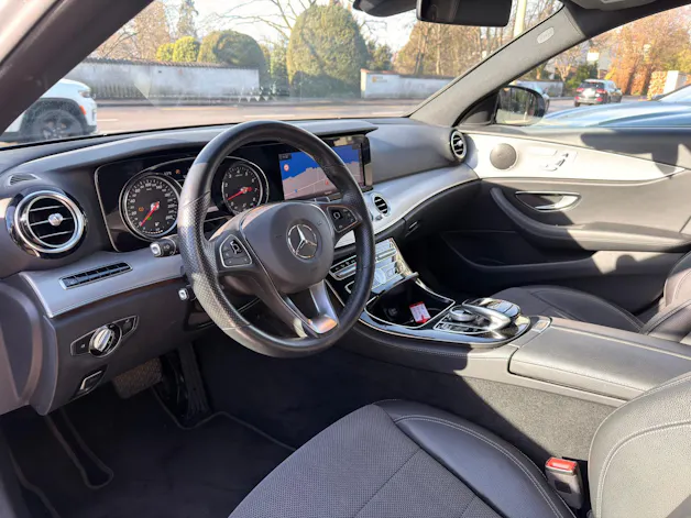 Mercedes-Benz E 200 Avantgarde 4 Matic 9G-Tronic
