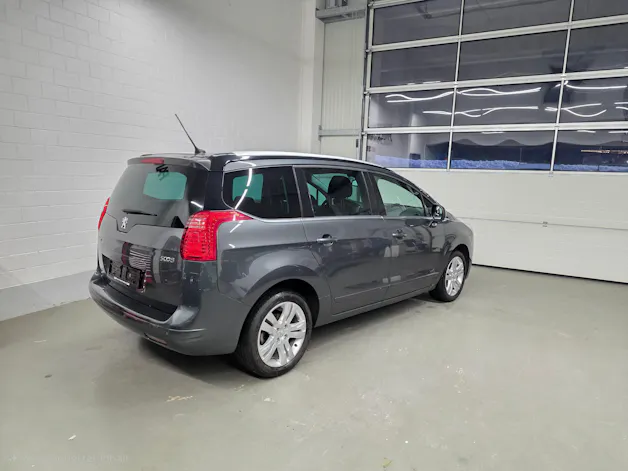 Peugeot 5008 1.6 16V T Sport Pack