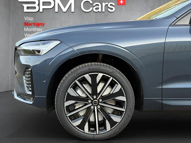 Volvo XC60 B5 Benzin Mild Hybrid AWD Ultra Dark Geartronic