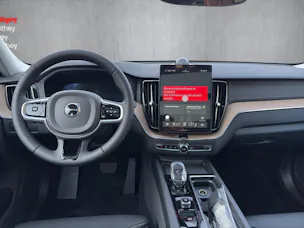 Volvo XC60 B5 Benzin Mild Hybrid AWD Ultra Dark Geartronic