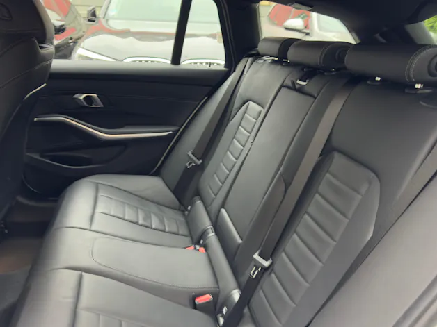 BMW 320d xDrive 48V Touring Steptronic M Sport