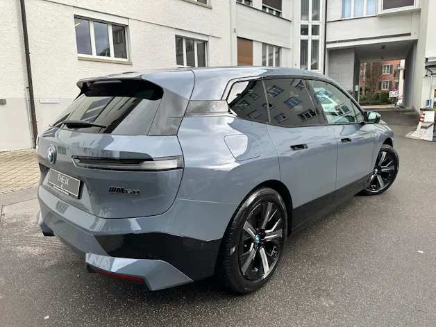 BMW iX M60