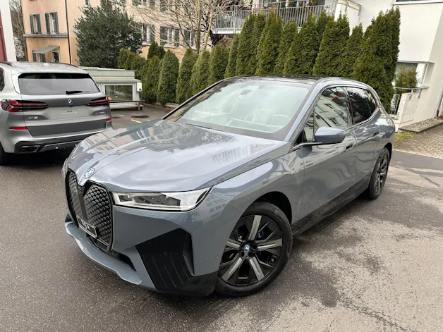 BMW iX M60