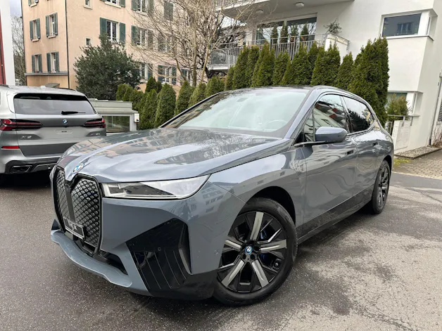 BMW iX M60