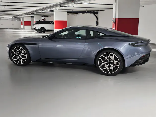 Aston Martin DB11 V8 Touchtronic 3