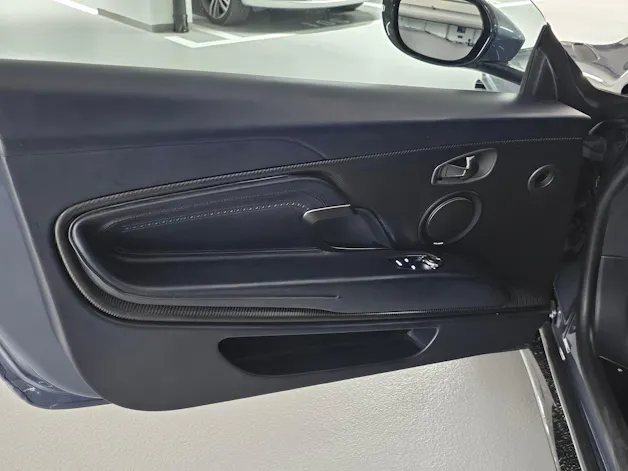 Aston Martin DB11 V8 Touchtronic 3