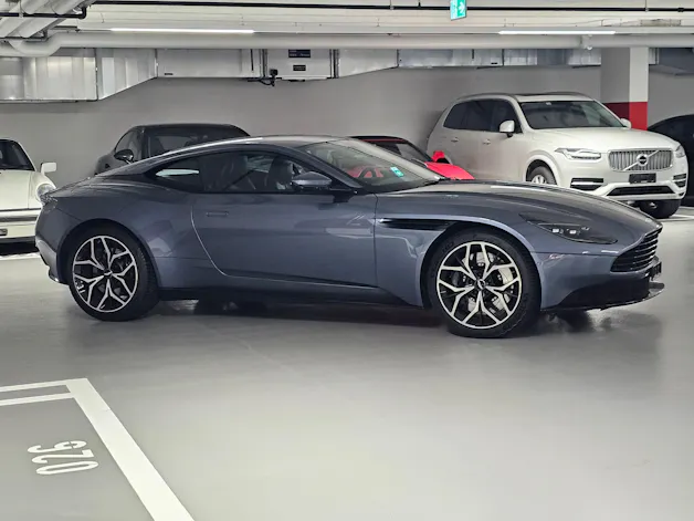 Aston Martin DB11 V8 Touchtronic 3