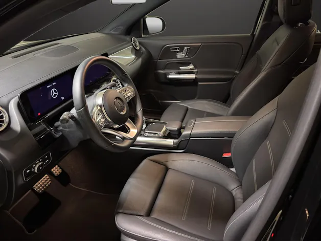 Mercedes-Benz GLA 250 4Matic AMG Line 8G-DCT