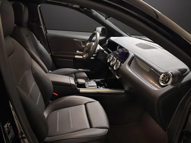 Mercedes-Benz GLA 250 4Matic AMG Line 8G-DCT