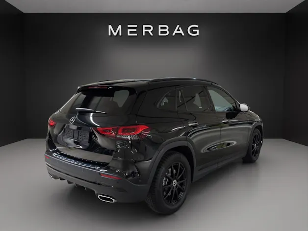 Mercedes-Benz GLA 250 4Matic AMG Line 8G-DCT
