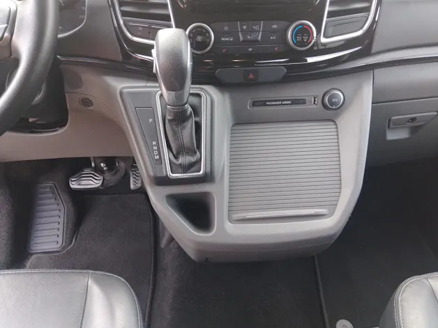 Ford Tourneo Custom Bus 310 L1 2.0 TDCi 170 Sport