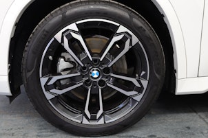 Vehicle image BMW X1 23i xDrive paddles