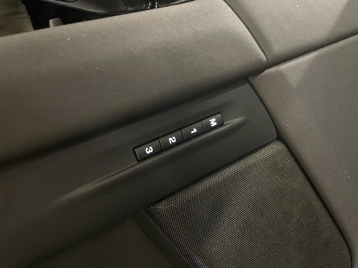 Vehicle image LAND ROVER RANGE ROVER EVOQUE