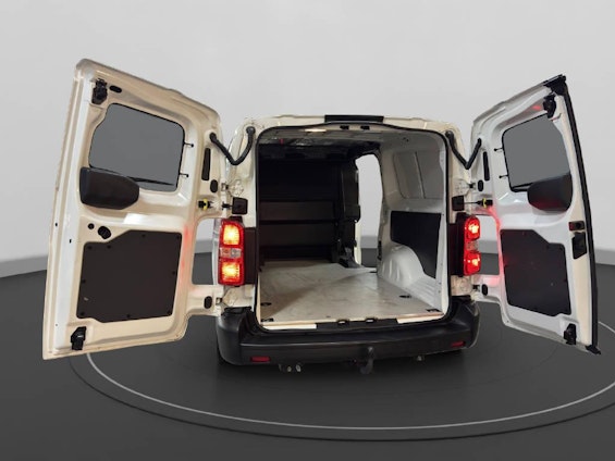 Vehicle image 8 Vehicle image 8