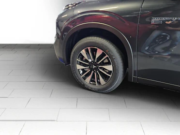MITSUBISHI OUTLANDER 16